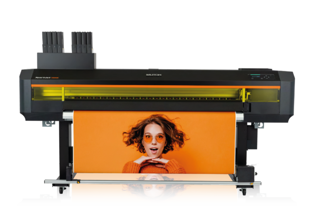 Mutoh XpertJet 1682UR - 64-calowy ploter rolkowy LED UV prezentowany podczas RoadShow